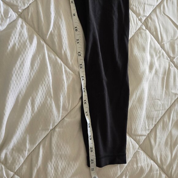 Lululemon Align High Rise Crop Leggings 21" Inseam Black Size 6 - Picture 2 of 4